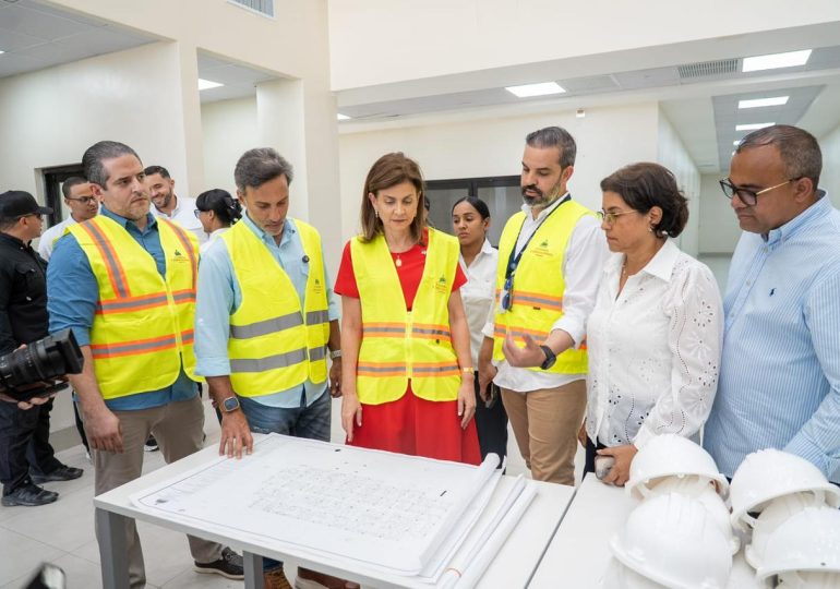 Vicepresidenta y el MIVED supervisan avances finales del Hospital Provincial Matías Ramón Mella en Dajabón