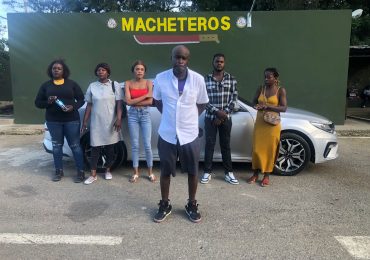 Detienen conductor que transportaba haitianos indocumentados en un vehículo en Mao, Valverde