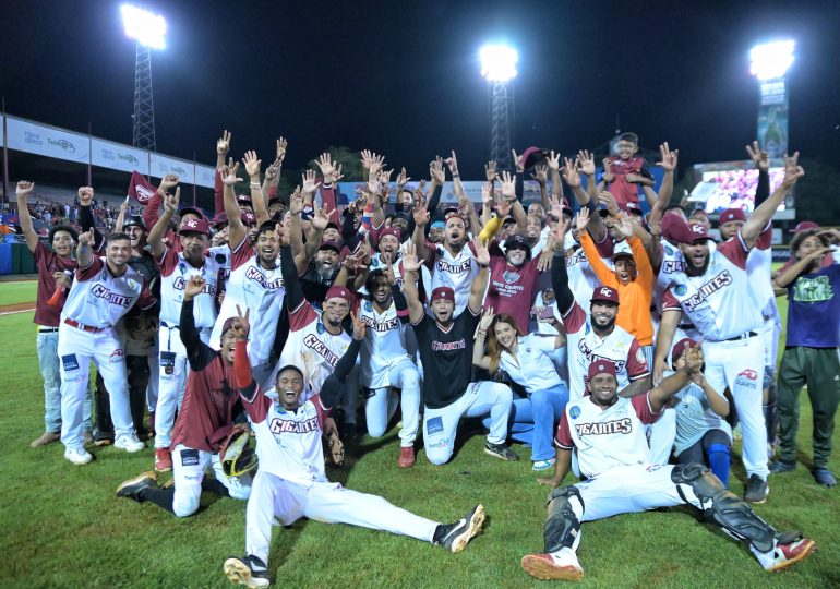 Gigantes a la semifinal y eliminan al Licey