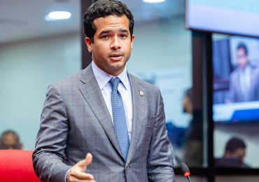 VIDEO | Omar Fernández propone revisión del Presupuesto para redirigir gastos corrientes superfluos