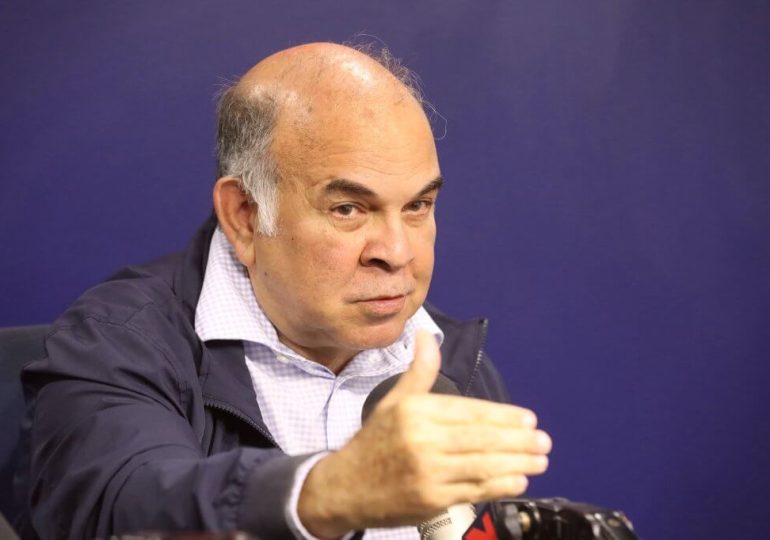 Pelegrín ve “extraño” silencio de Abinader y el Congreso ante sentencia TC sobre relaciones homosexuales en cuerpos castrenses