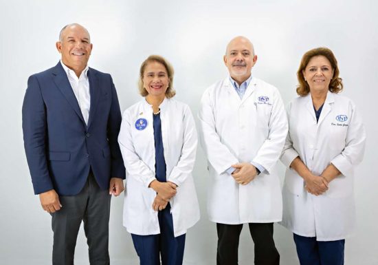 El Instituto Dermatológico celebra la Navidad con un “Abrazo Solidario” para niños con enfermedades de la piel raras y graves