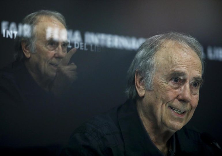 Joan Manuel Serrat dice en México que le gustaría morir entre canciones