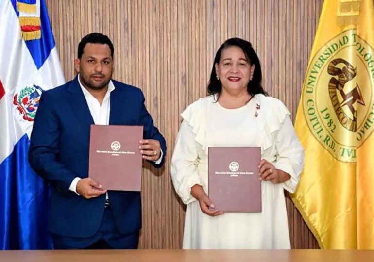 Junta Municipal de Angelina becará 150 estudiantes en la Uteco