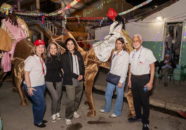 La alegría de la Ruta navideña Centro León invade Santiago