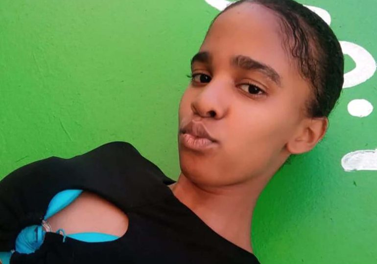 Madre pide ayuda para encontrar a hija que desapareció hace más de un mes