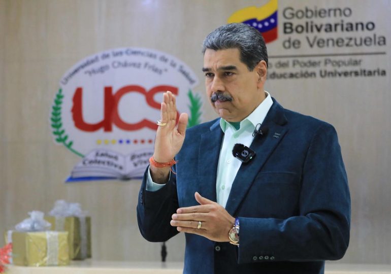 Maduro advierte a Kast: "cuidadito le toca un pelo a un venezolano"