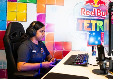 Dominicana Melina Díaz compite entre los mejores del mundo y culmina su paso en la Final Internacional de Red Bull Tetris en Dubái