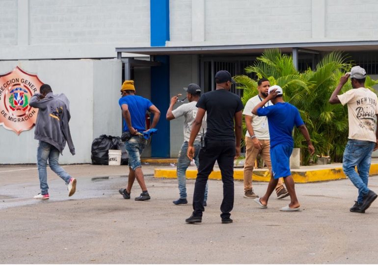 Migración detiene a 981 extranjeros irregulares y deporta a 1,363