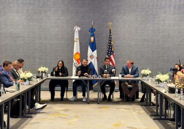 Ministerio de Turismo y Arajet anuncian la tercera ruta diaria a Nueva York de la aerolínea a partir de primavera