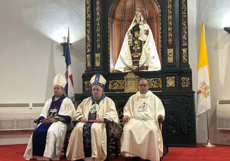 Reabren y Dedican el Templo Parroquial Nuestra Señora del Carmen y Jesús Nazareno en la Ciudad Colonial en su 105 Aniversario