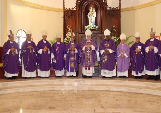 Sepultan restos de monseñor Rafael Leónidas Felipe Núñez