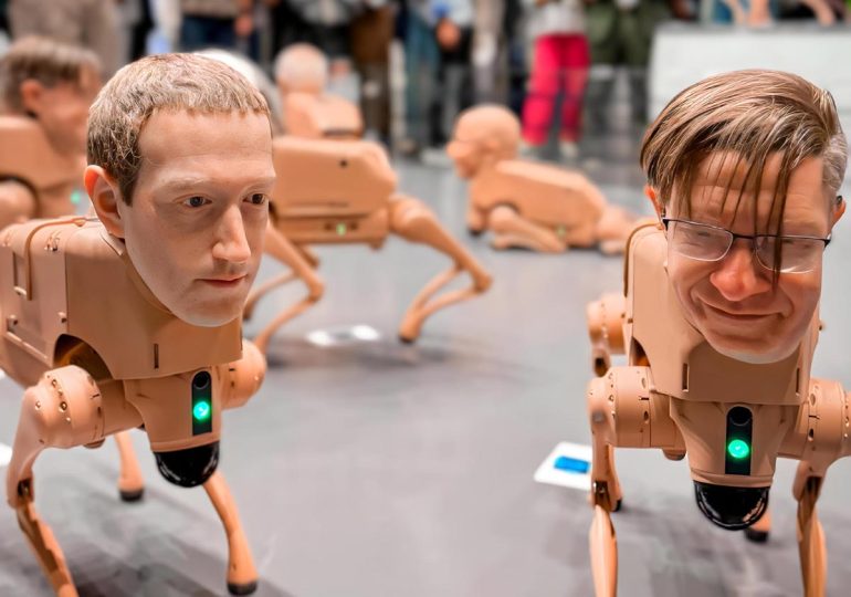 Perros robóticos con rostros de Musk, Bezos y Picasso acaparan la atención en Art Basel