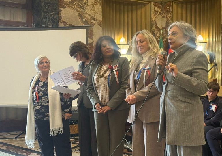 Premios las Mariposas de la asociación Ítalo-Dominicana PAIFA de Janet Bautista en Salerno, Italia