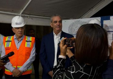 Presidente Abinader realiza visita de supervisión al túnel bajo la Plaza de la Bandera para ver los avances de la obra como parte de la solución vial de la zona