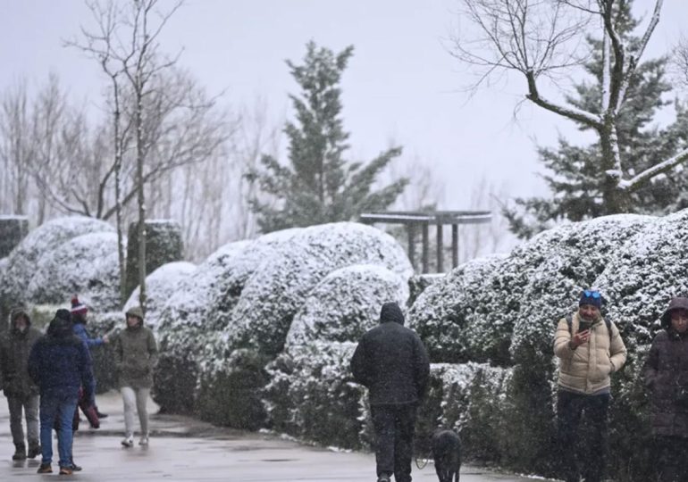 Primera tormenta invernal cubre Nueva York y vecinos de blanco: caos en aeropuertos