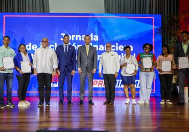 Gobierno impulsa inclusión financiera y transformación digital en San Cristóbal