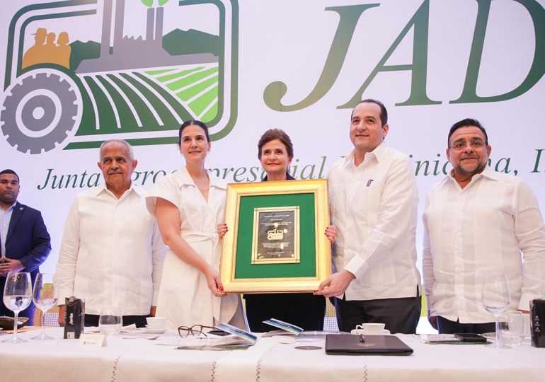 Video | Raquel Peña encabeza reconocimiento “Agroempresa del Año 2025” otorgado a CAEI
