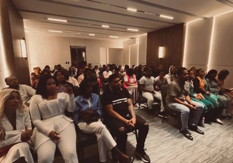 La artista Yailín “La Más Viral” presente en la apertura de su nueva iglesia