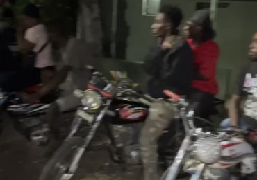 Ejército intercepta indocumentados en cuatro motocicletas durante operativo en Hatillo Palma