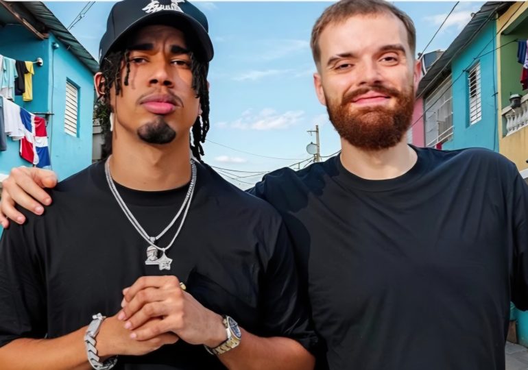 Ibai Llanos recorre la Zona Colonial y otros puntos del país junto a RDJavi