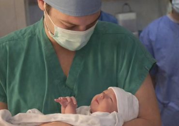 Carolina Mejía celebra el cumpleaños de su hijo Juan Garrigó Mejía y recuerda que ahora es abuela