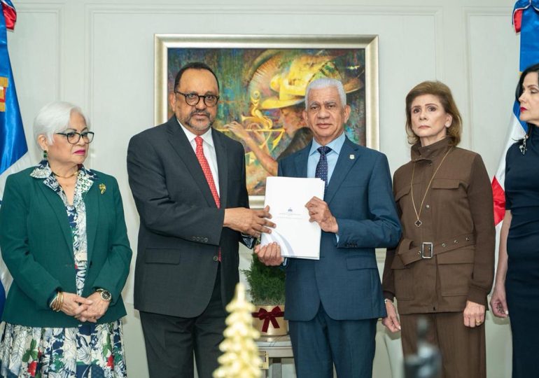 Senado de la República recibe del Poder Ejecutivo Anteproyecto de Ley Orgánica de la Policía Nacional