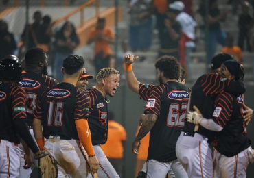 Toros dejan en el terreno al Licey y se ponen a un juego de avanzar al Round Robin
