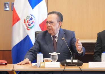 Video | Valdez Albizu se reúne con presidentes de los bancos múltiples para pasar balance al desempeño del sector financiero