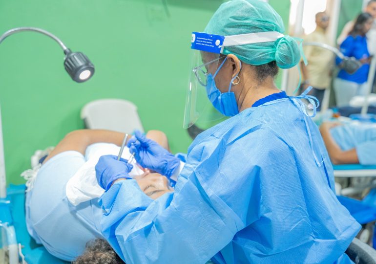 INABIE beneficia a más de 1,300 estudiantes de Cotuí en Jornada de Salud Integral