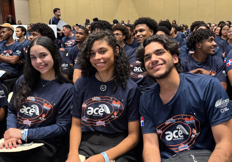 Redes sociales son evaluadas por el consulado para el Summer Work