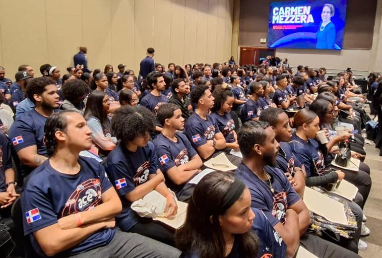 Políticas migratorias de EE. UU. no afecta el Summer Work; redes sociales son evaluadas para visado J-1