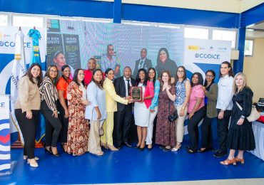 Hito educativo: RD entrega su primera acreditación CODICE a escuelas que lideran la transformación digital