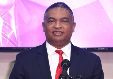 Yván Lorenzo: "Abinader no tiene la facultad legal ni constitucional ordenar a SeNaSa que se constituya en actor civil"