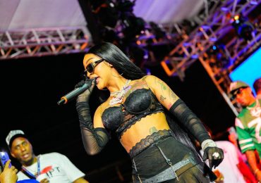 Miles disfrutan explosivo concierto navideño de ReconocidosNet en Los Guarícanos