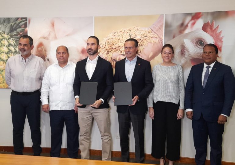 ADHA y Save the Children Dominicana firman acuerdo para prevenir el trabajo infantil en el sector agropecuario