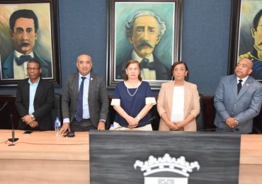 Gobierno y Municipio despliegan ofensiva vial en La Vega: Asfaltado, bacheos, fecha para puente Antonio Guzman y retorno a hospital