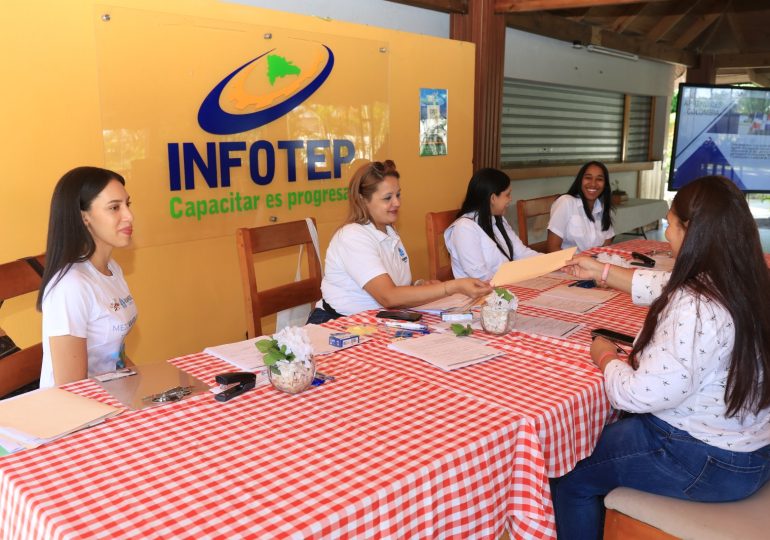 Jornada de empleo de INFOTEP y Grupo Ramos selecciona a 59 aspirantes para nueva tienda en Tenares