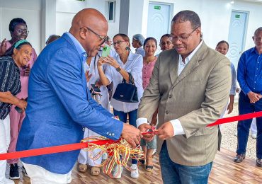 CMD entrega piscina y gazebo a su casa club en Neyba