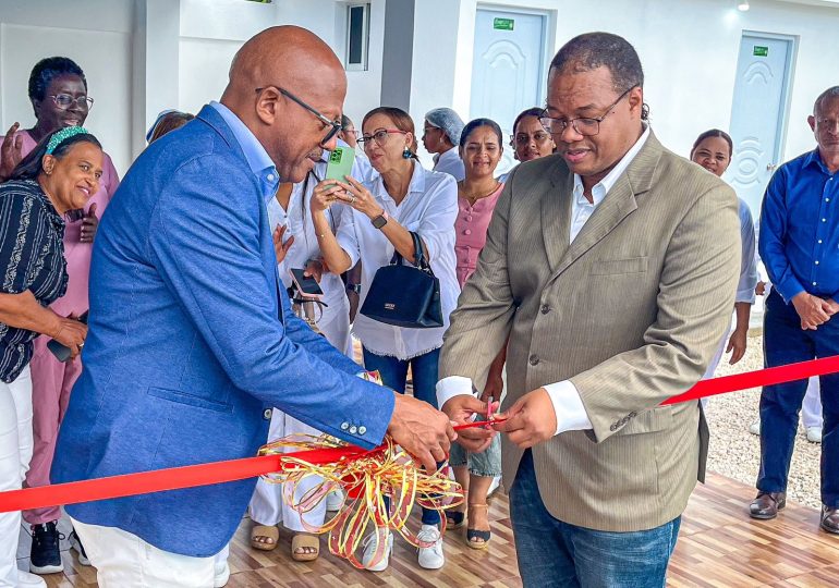 CMD entrega piscina y gazebo a su casa club en Neyba