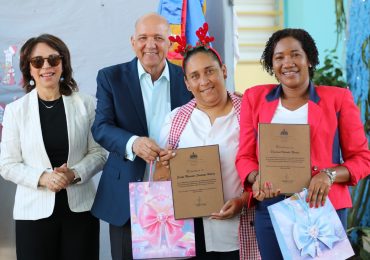 Entregan certificados a privadas de libertad en el Centro de Corrección y Rehabilitación Rafey Mujeres