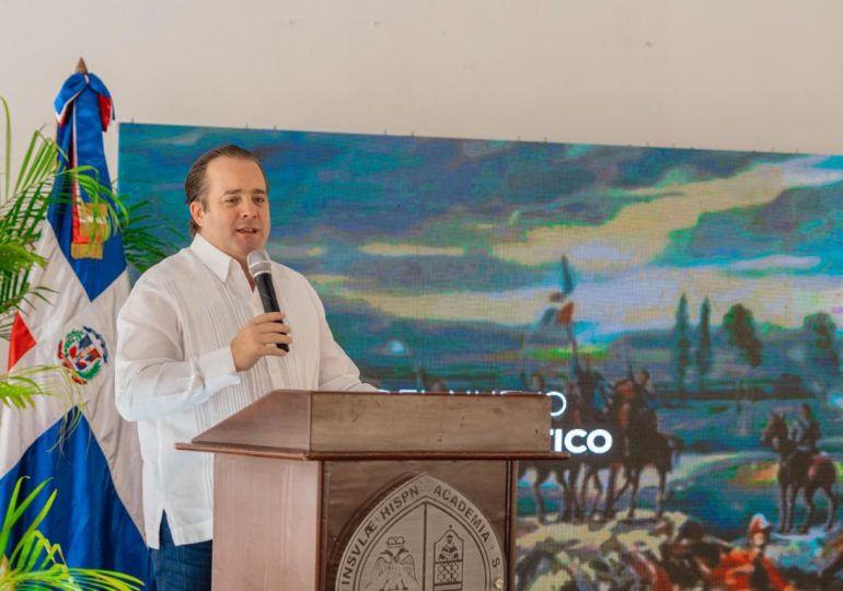 Paliza llama al liderazgo ético, humano y responsable durante conferencia en UASD Haina