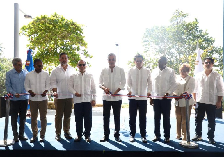 Presidente Abinader resalta valor histórico, turístico y comunitario del Parque Submarino La Caleta