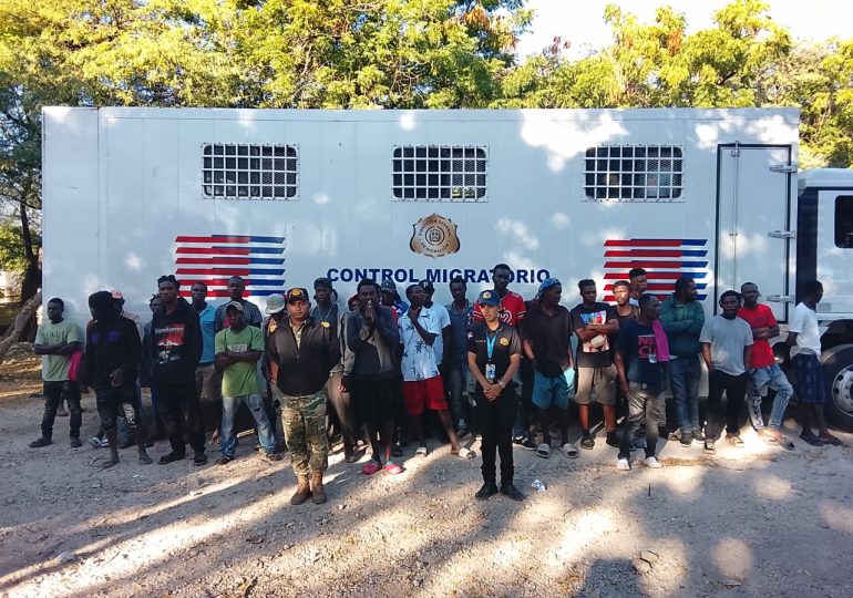 Ejército detiene 88 haitianos en condición migratoria irregular durante patrulla en Jimaní