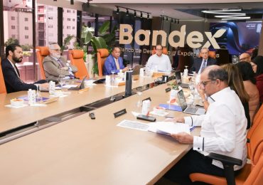 La comisión designada para evaluar nuevo estadio se reúne con directivos del Escogido