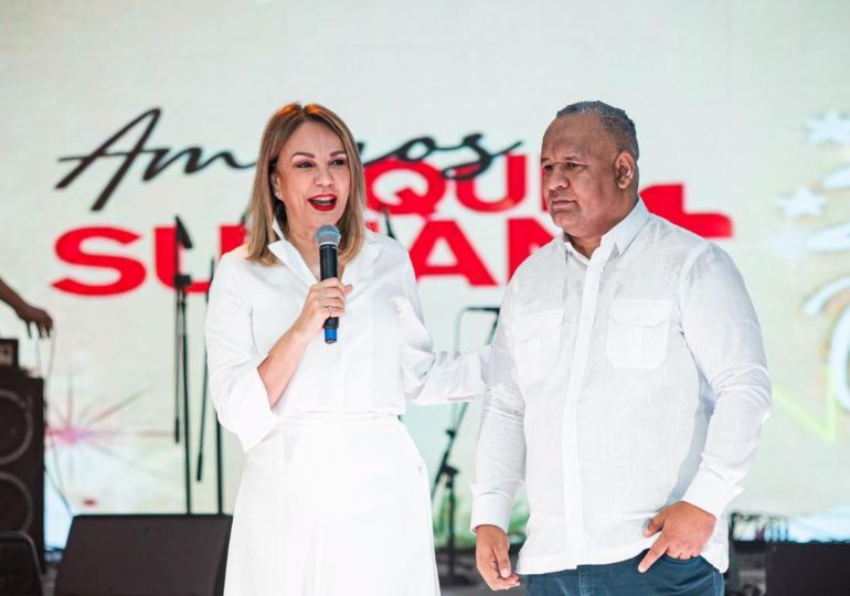 Amigos que Suman celebra tradicional encuentro navideño y reconoce trayectoria de Milagros Germán