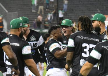 Estrellas vencen a los Gigantes en entradas extras
