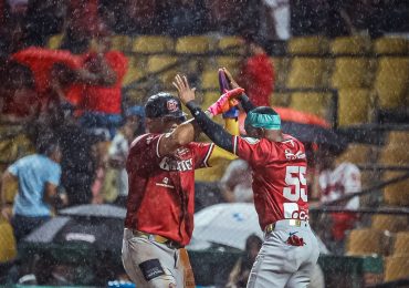 Grand slam de Julio Carreras lleva a Gigantes al tercero
