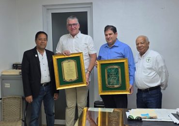 El COLVET reconoce a Eric Rivero y Abel Madera tras respaldo a las conquistas del gremio