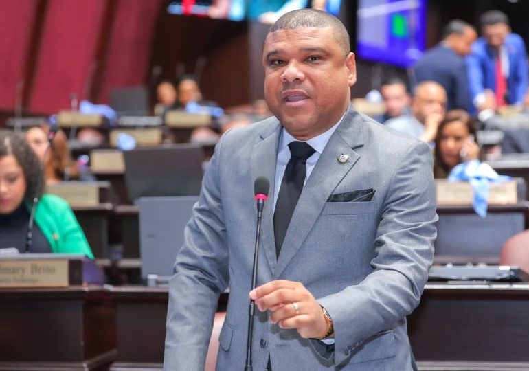 Diputado del PRD cuestiona endeudamiento del Gobierno pese a depósitos superiores a RD$318 mil millones